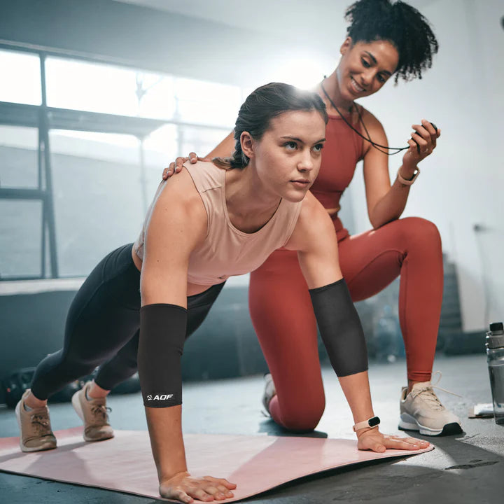 Elbow Wraps vs. Sleeves for Weightlifting – Which Should You Use?